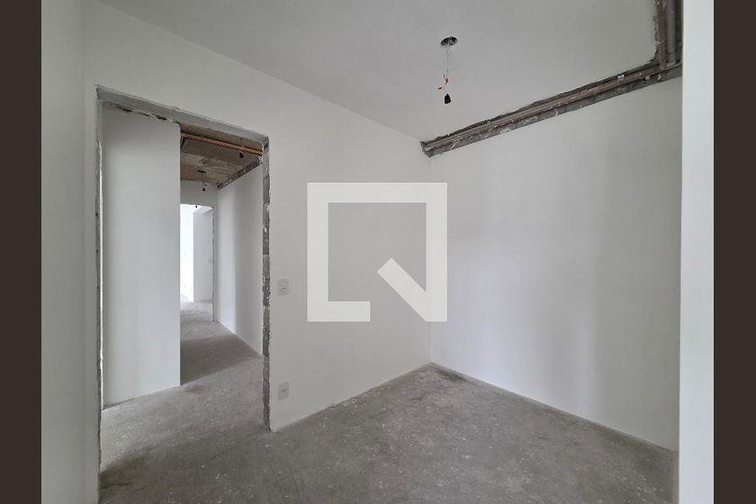 Apartamento à Venda – Moema, 3 Quartos, 221 m² – São Paulo