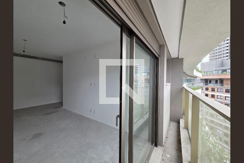 Apartamento à Venda – Moema, 3 Quartos, 221 m² – São Paulo