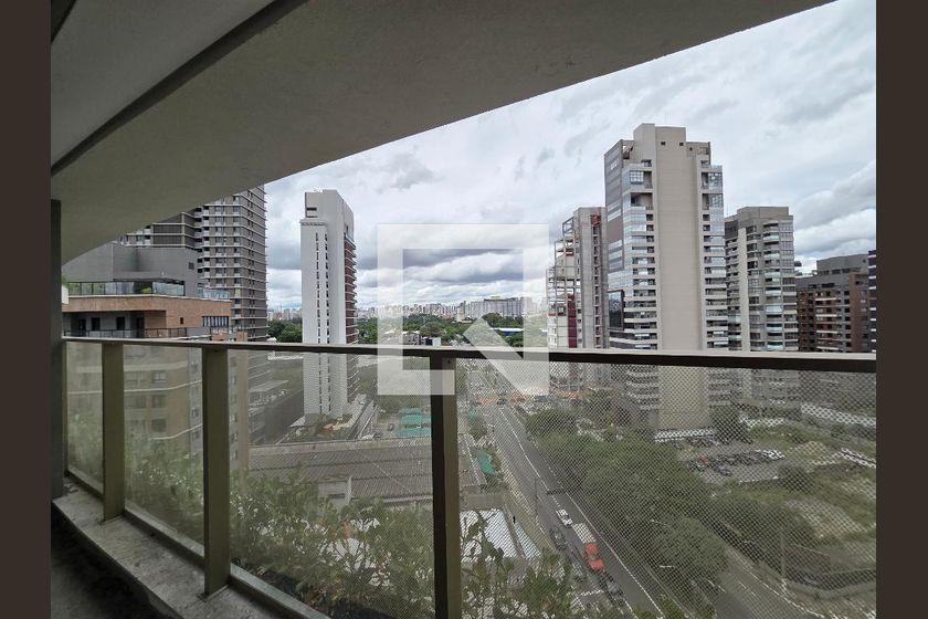 Apartamento à Venda – Moema, 3 Quartos, 221 m² – São Paulo