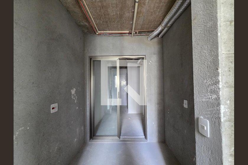Apartamento à Venda – Moema, 3 Quartos, 221 m² – São Paulo
