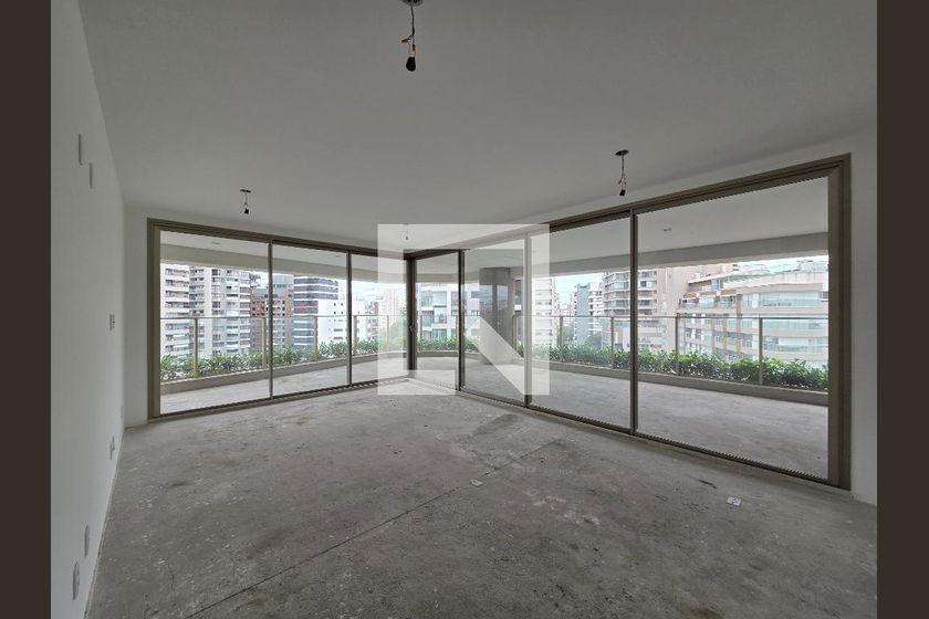 Apartamento à Venda – Moema, 3 Quartos, 221 m² – São Paulo