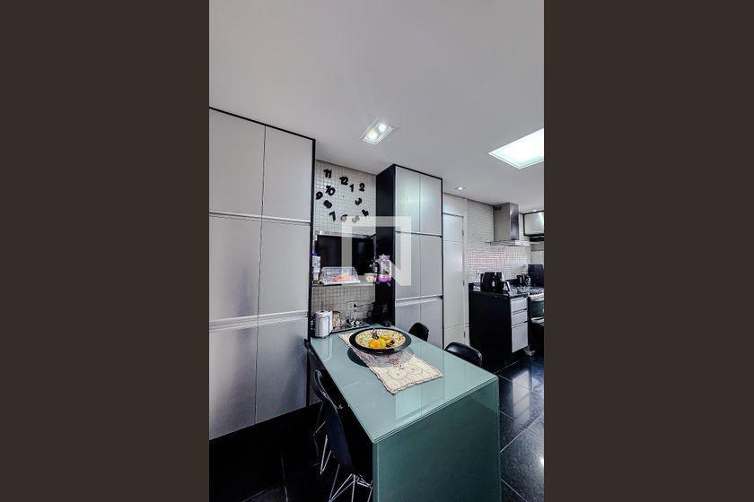 Apartamento à Venda – Tatuapé, 3 Quartos, 224 m² – São Paulo