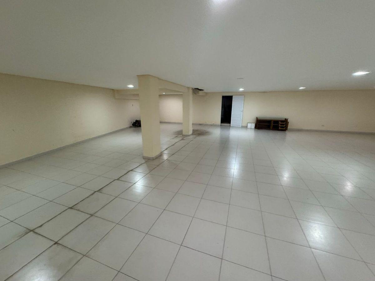 Casa 390 m² à venda no Parque dos Príncipes