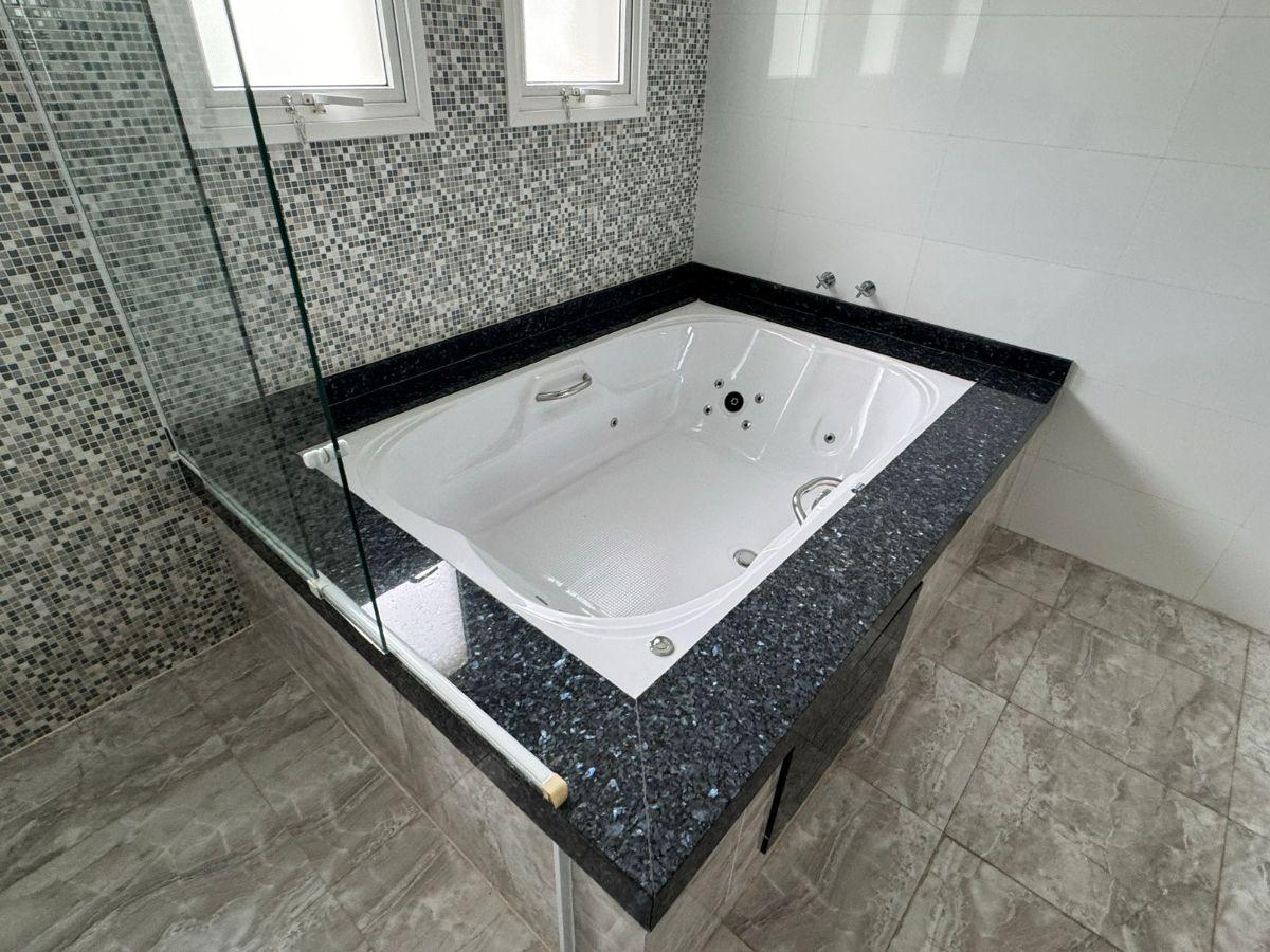 Casa 390 m² à venda no Parque dos Príncipes