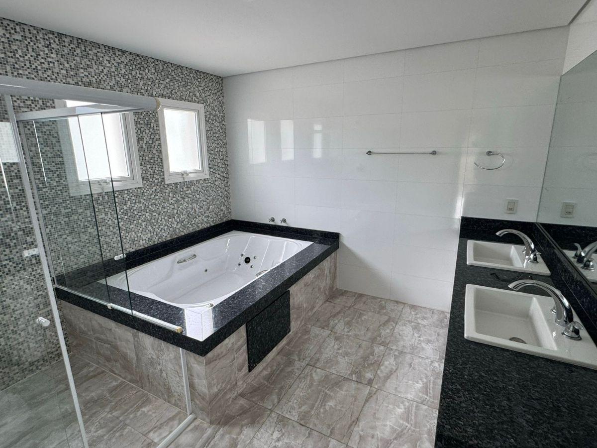 Casa 390 m² à venda no Parque dos Príncipes