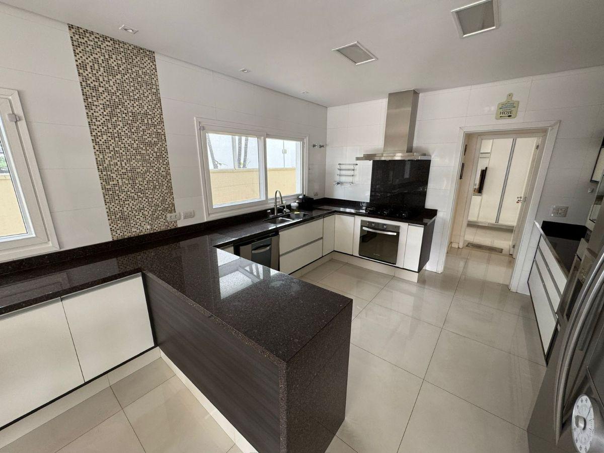 Casa 390 m² à venda no Parque dos Príncipes
