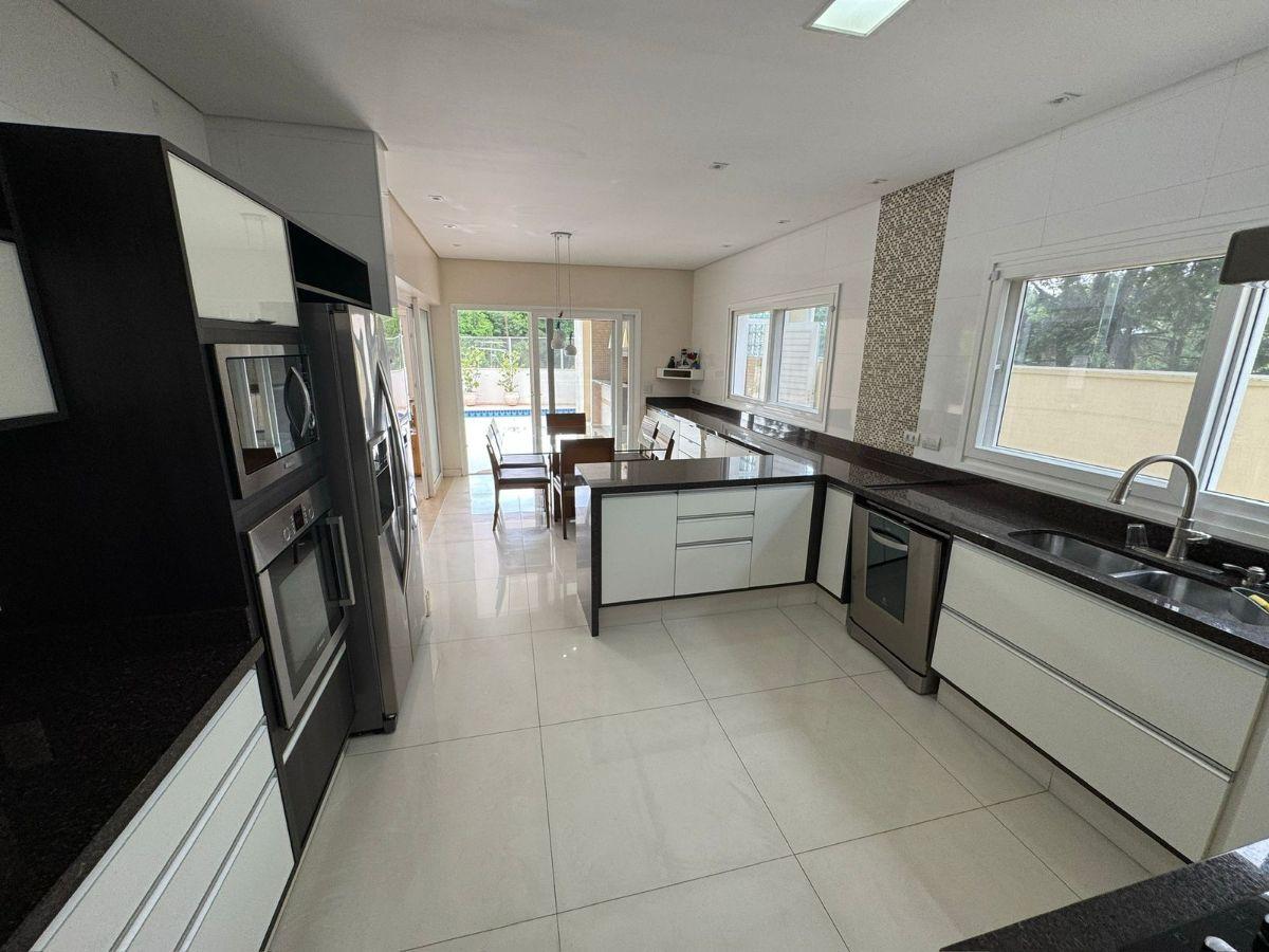 Casa 390 m² à venda no Parque dos Príncipes