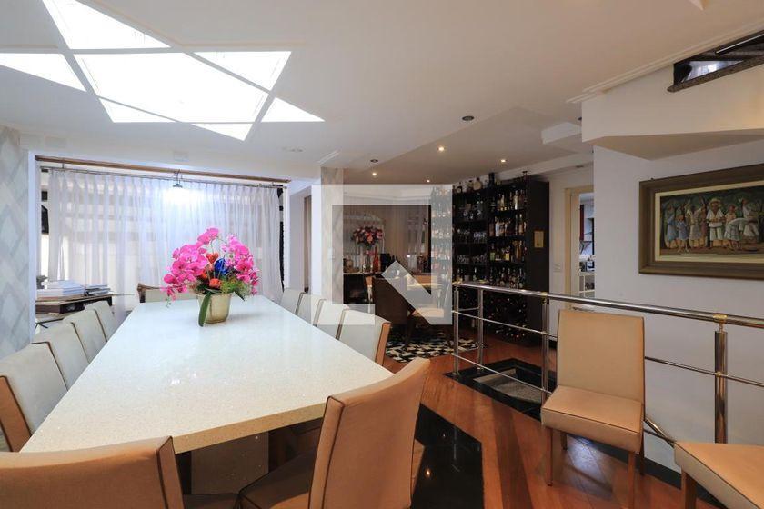 Casa à Venda – Vila Carrão, 4 Quartos, 450 m² – São Paulo