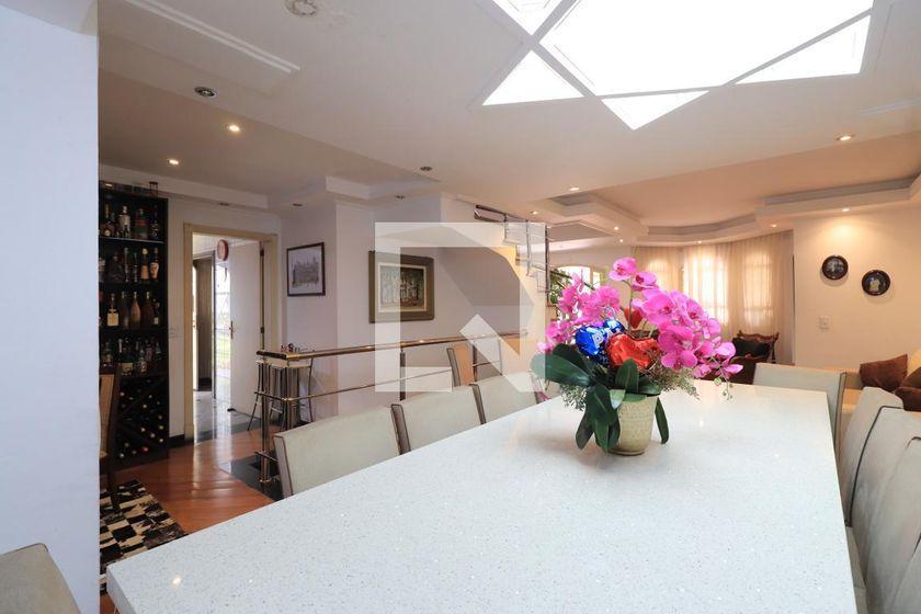 Casa à Venda – Vila Carrão, 4 Quartos, 450 m² – São Paulo