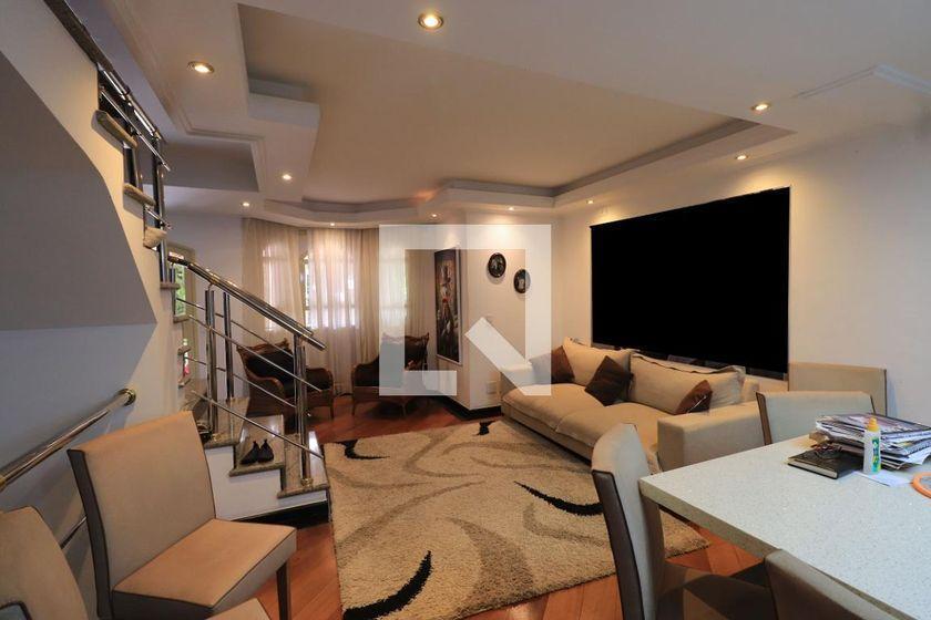 Casa à Venda – Vila Carrão, 4 Quartos, 450 m² – São Paulo