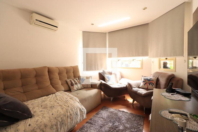 Casa à Venda – Vila Carrão, 4 Quartos, 450 m² – São Paulo
