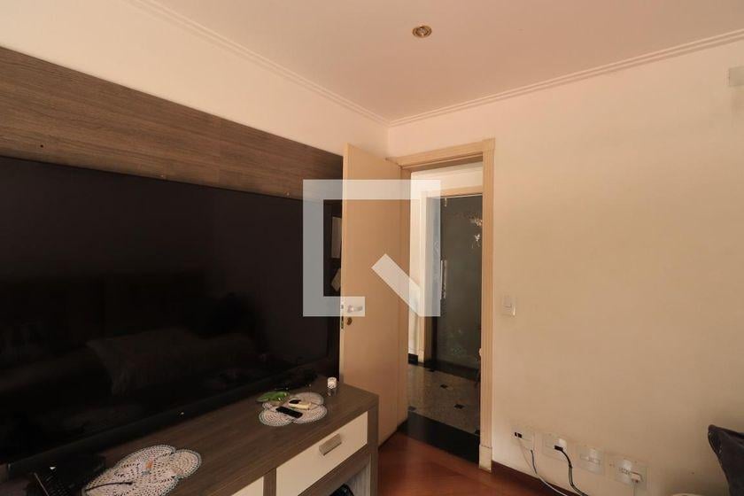 Casa à Venda – Vila Carrão, 4 Quartos, 450 m² – São Paulo