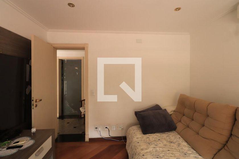 Casa à Venda – Vila Carrão, 4 Quartos, 450 m² – São Paulo