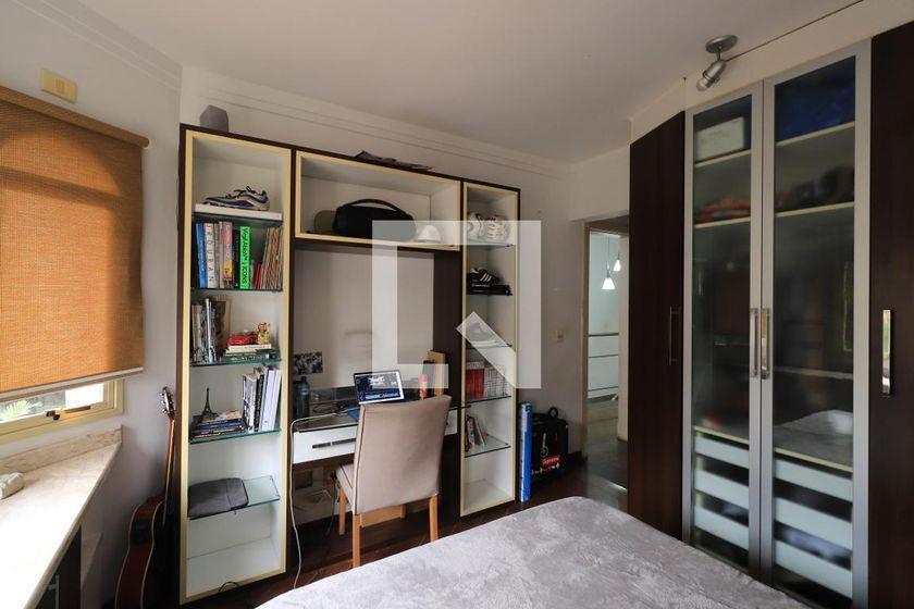 Casa à Venda – Vila Carrão, 4 Quartos, 450 m² – São Paulo