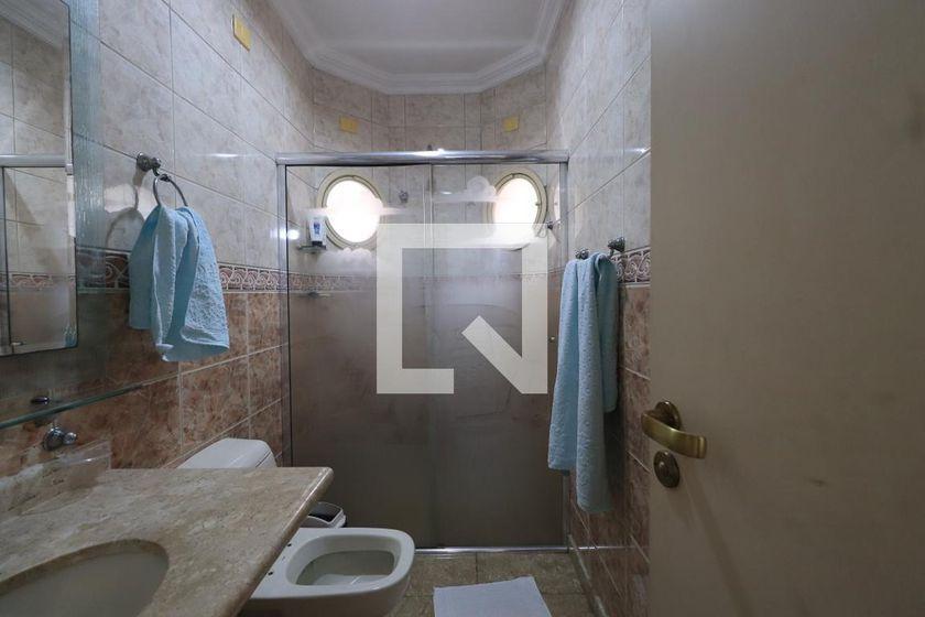 Casa à Venda – Vila Carrão, 4 Quartos, 450 m² – São Paulo