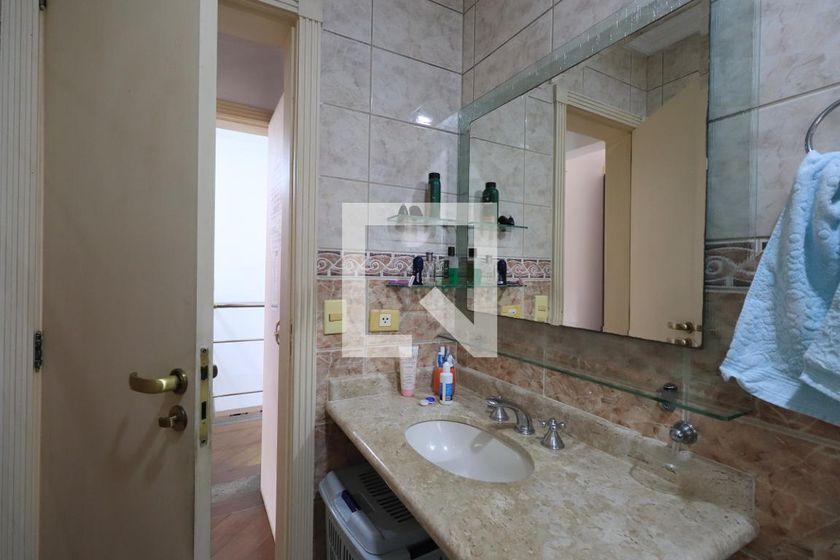 Casa à Venda – Vila Carrão, 4 Quartos, 450 m² – São Paulo