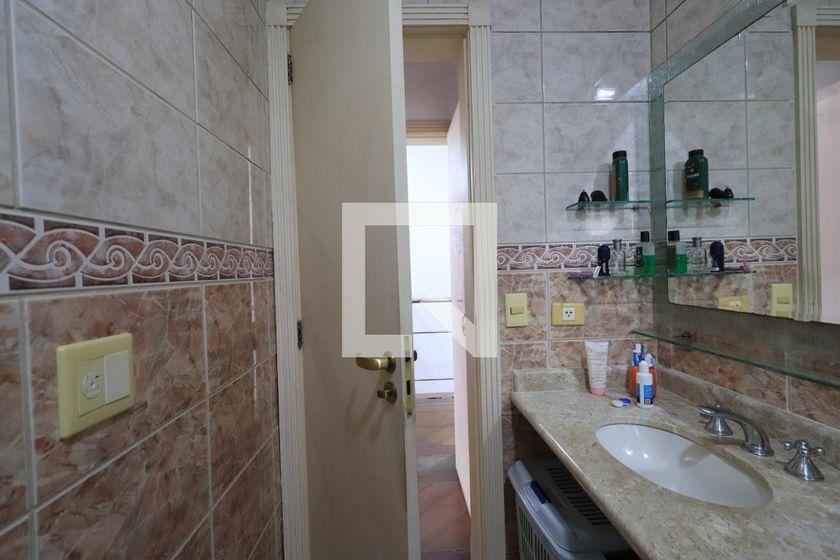 Casa à Venda – Vila Carrão, 4 Quartos, 450 m² – São Paulo