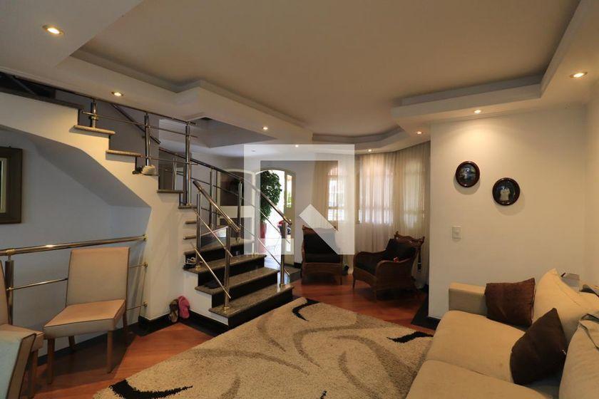 Casa à Venda – Vila Carrão, 4 Quartos, 450 m² – São Paulo