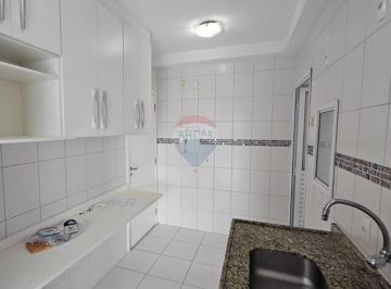Excelente apt para locação de 86 m2, com 03 dormitórios, sendo uma 01 suíte, varanda gourmet e 02 va