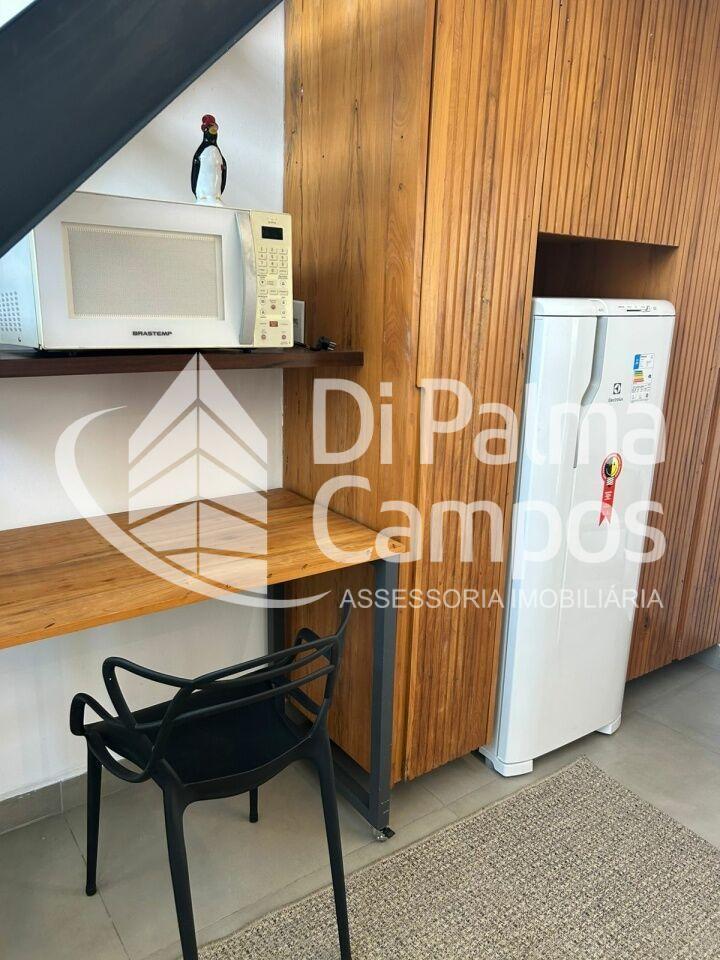 Apartamento mobiliado com 1 quarto e quintal para locação, próximo ao metrô na Vila Mariana