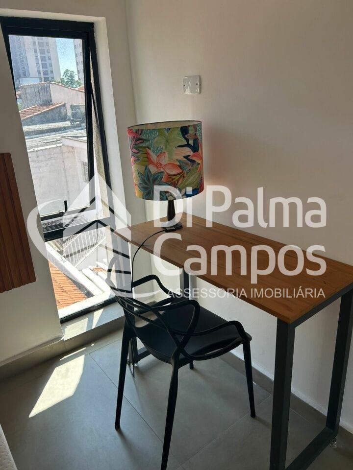 Apartamento mobiliado com 1 quarto e quintal para locação, próximo ao metrô na Vila Mariana