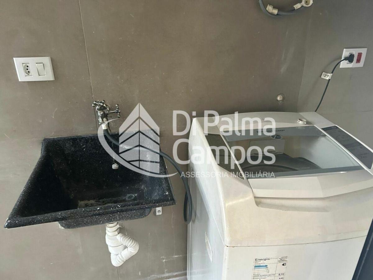 Apartamento mobiliado com 1 quarto e quintal para locação, próximo ao metrô na Vila Mariana