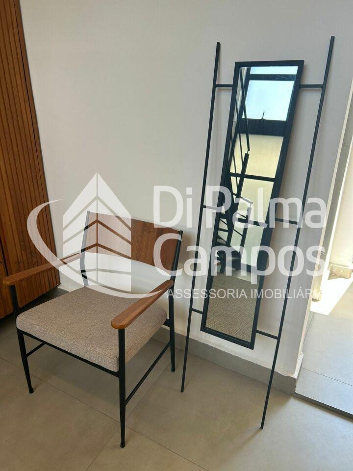 Apartamento mobiliado com 1 quarto e quintal para locação, próximo ao metrô na Vila Mariana