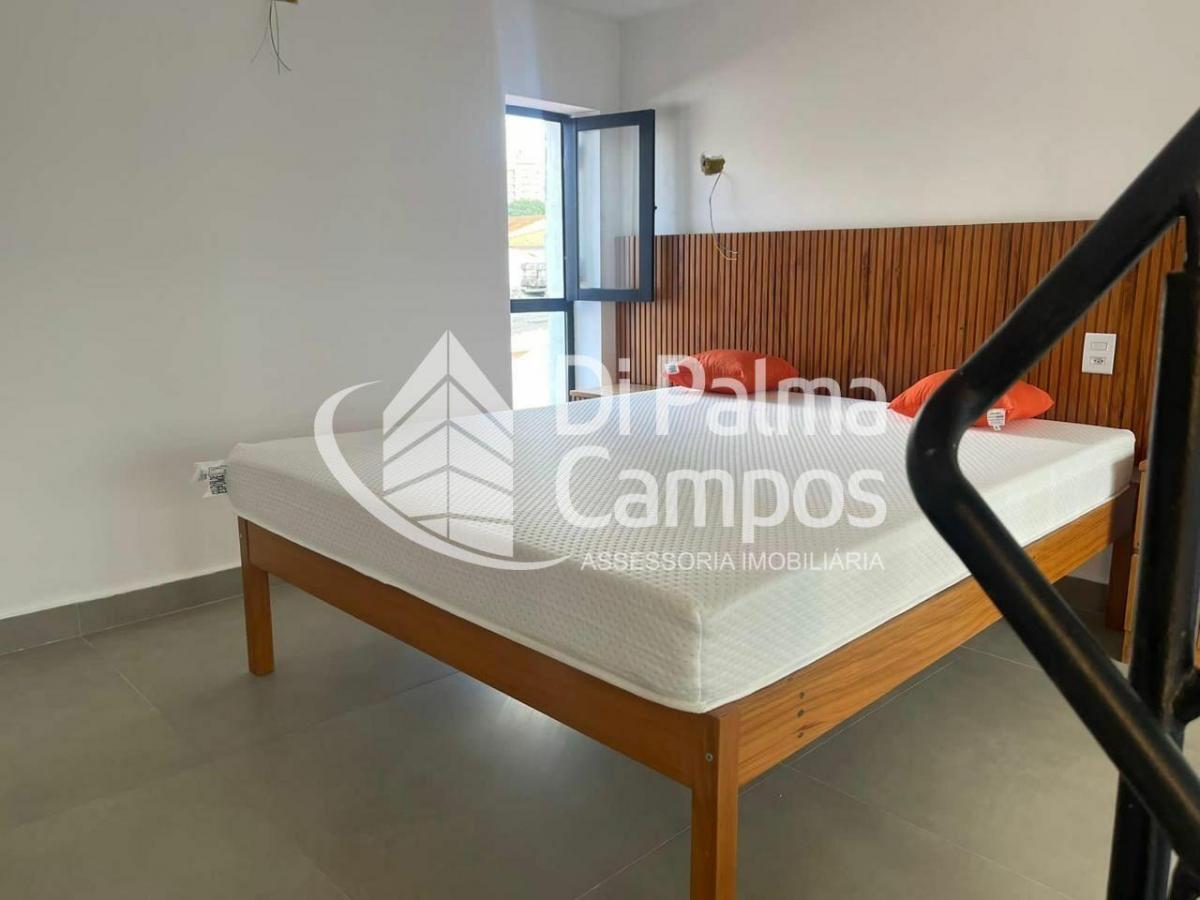 Apartamento mobiliado com 1 quarto e quintal para locação, próximo ao metrô na Vila Mariana