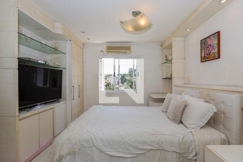 Casa à Venda – Morumbi, 4 Quartos, 550 m² – São Paulo