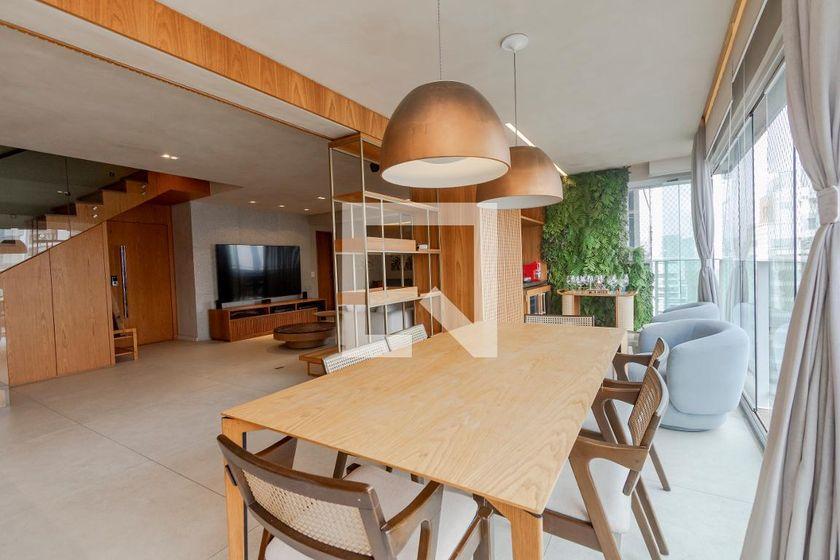 Apartamento à Venda – Brooklin, 3 Quartos, 246 m² – São Paulo