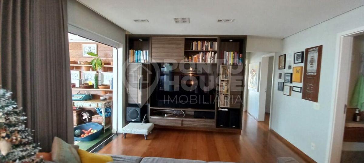 Apartamento mobiliado para locação na Vila Gumercindo, 3 dormitórios e 3 vagas