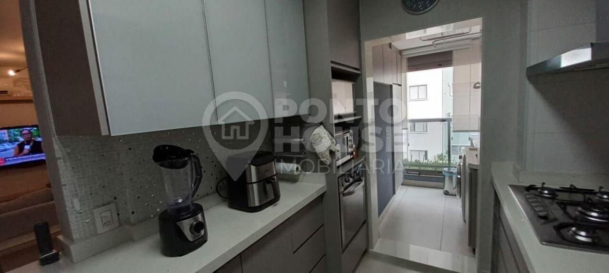 Apartamento mobiliado para locação na Vila Gumercindo, 3 dormitórios e 3 vagas