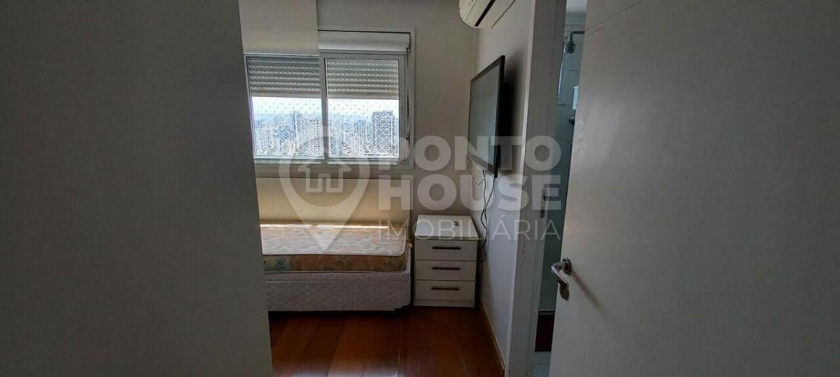 Apartamento mobiliado para locação na Vila Gumercindo, 3 dormitórios e 3 vagas