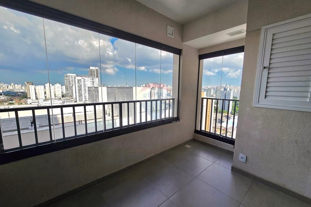 Apartamento para locação no Brás, 57 metros, 2 quartos, 1 suíte varanda com churrasqueira, 2 banheir