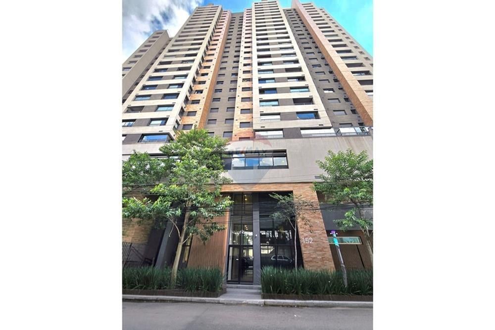 Apartamento para locação no Brás, 57 metros, 2 quartos, 1 suíte varanda com churrasqueira, 2 banheir