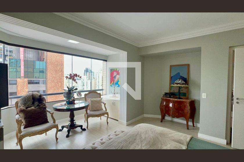 Apartamento à Venda – Pinheiros, 3 Quartos, 200 m² – São Paulo