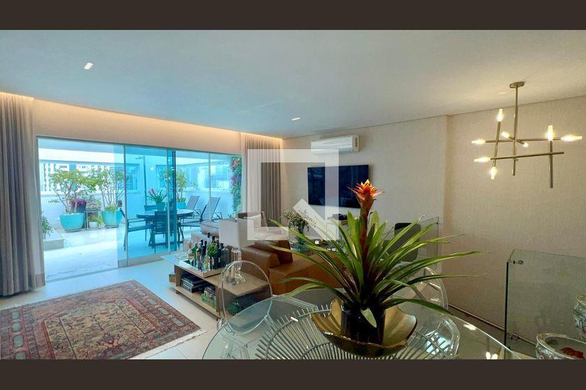 Apartamento à Venda – Pinheiros, 3 Quartos, 200 m² – São Paulo