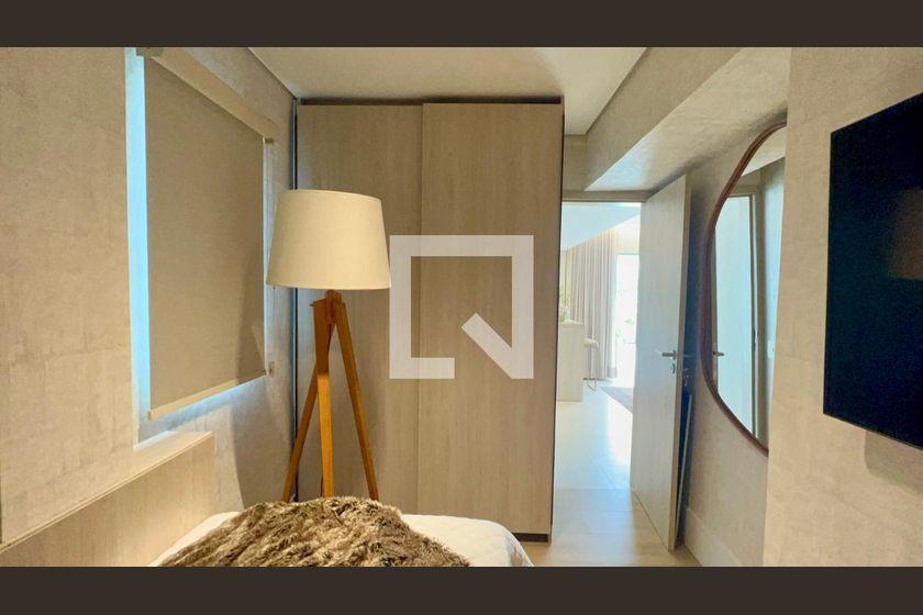 Apartamento à Venda – Pinheiros, 3 Quartos, 200 m² – São Paulo