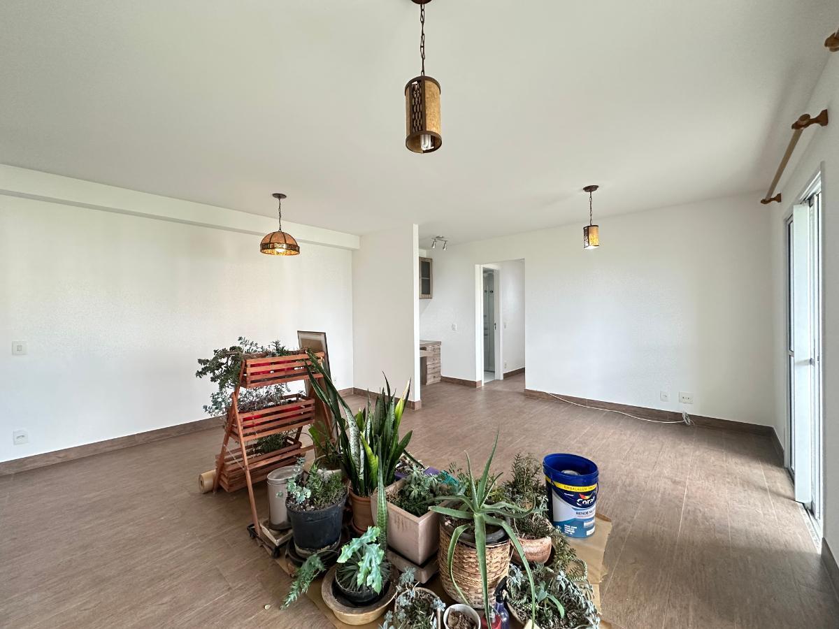 Atraente apartamento tipo para locação em Vila Suzana com 2 quartos, sendo 1 suíte, 80m²