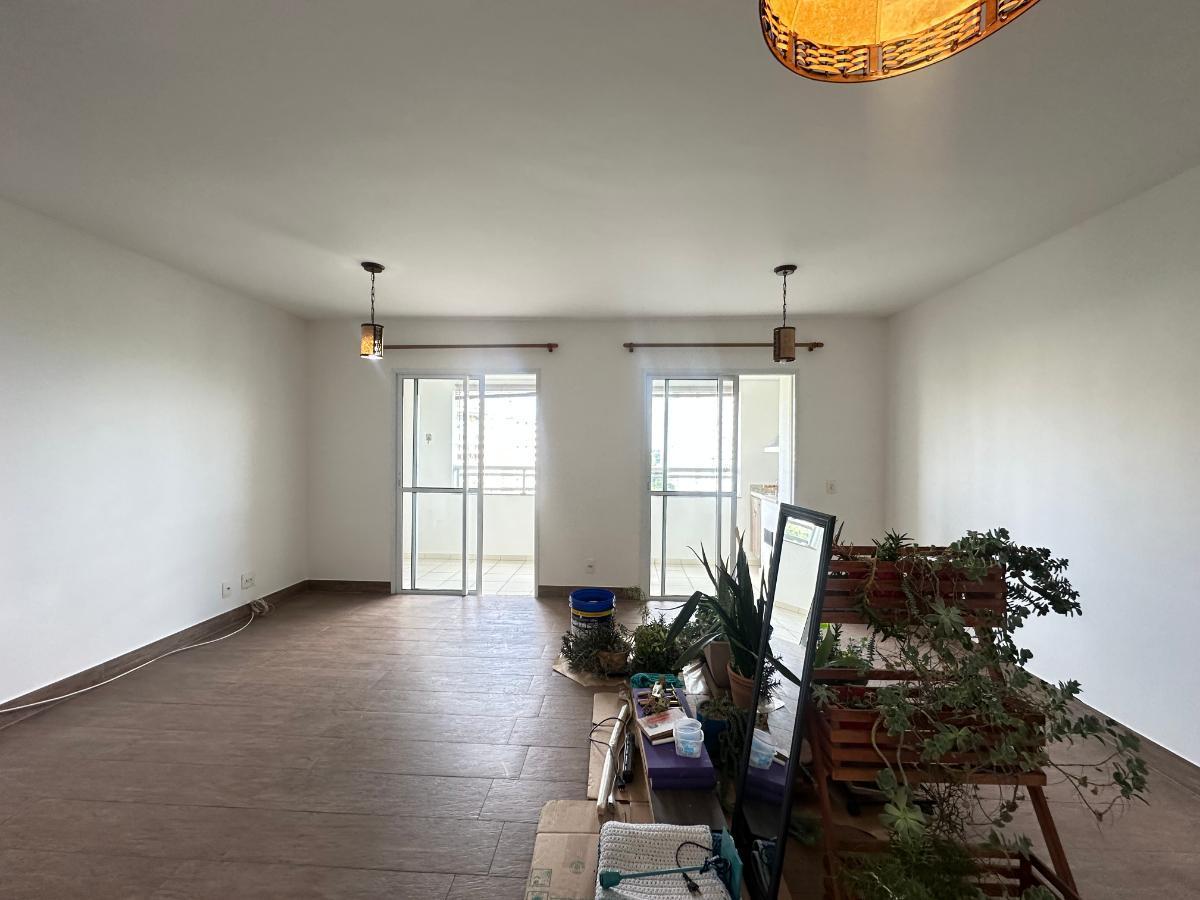 Atraente apartamento tipo para locação em Vila Suzana com 2 quartos, sendo 1 suíte, 80m²