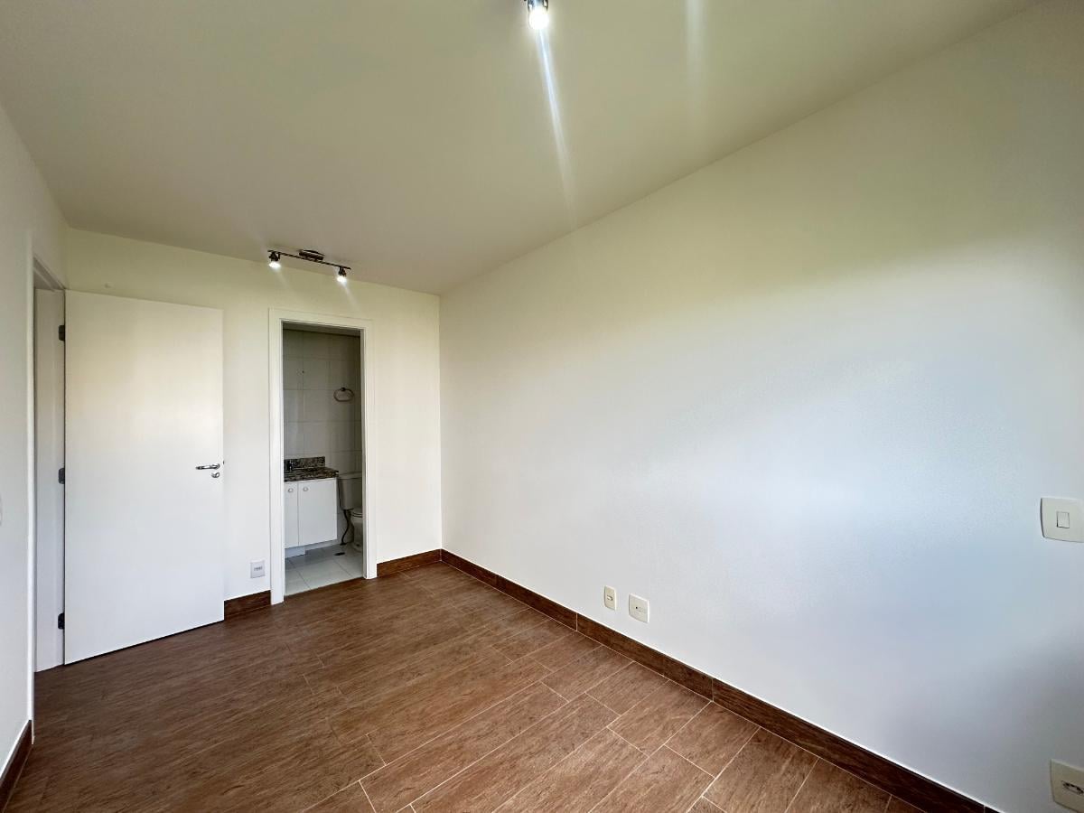 Atraente apartamento tipo para locação em Vila Suzana com 2 quartos, sendo 1 suíte, 80m²