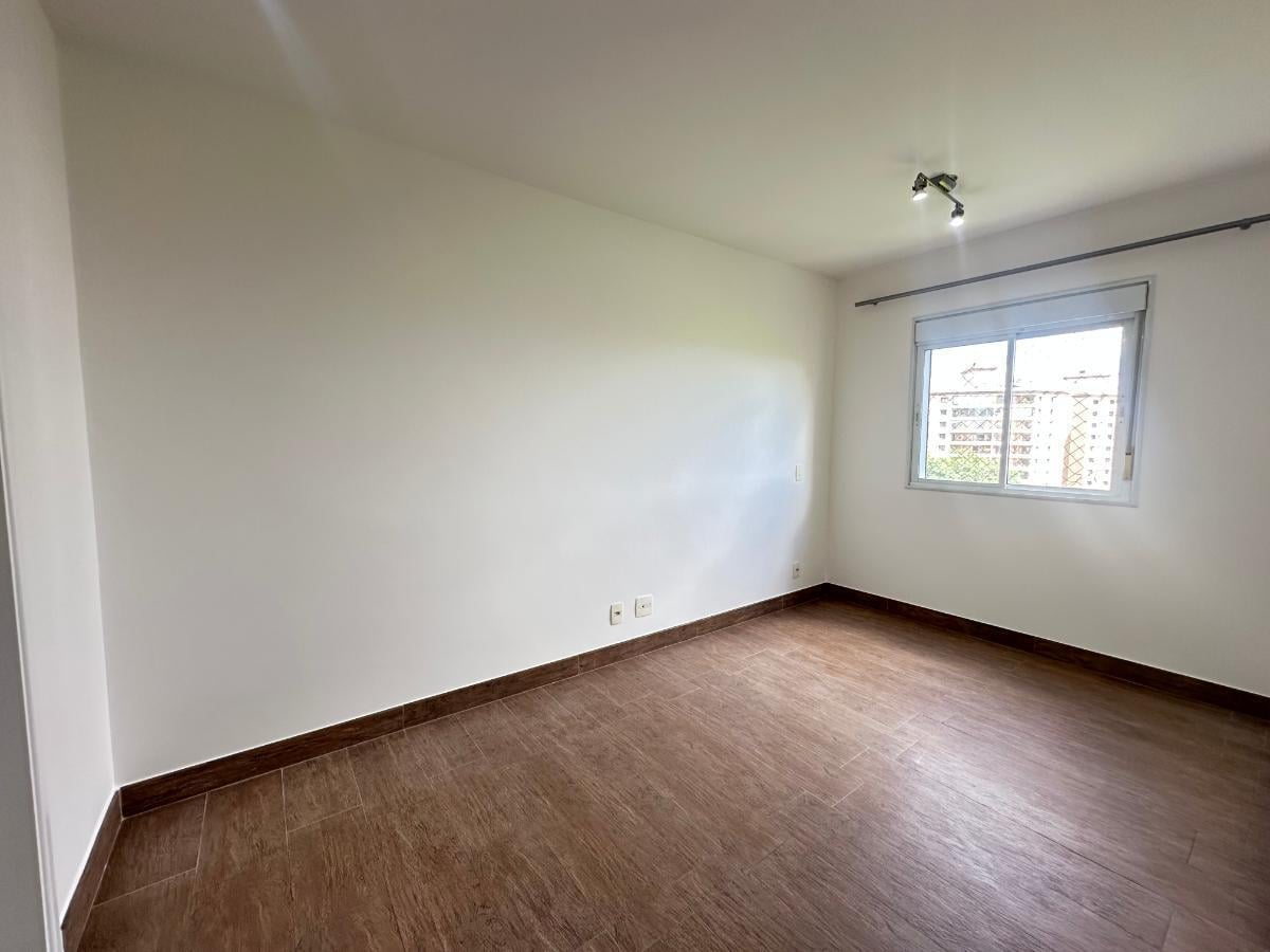 Atraente apartamento tipo para locação em Vila Suzana com 2 quartos, sendo 1 suíte, 80m²
