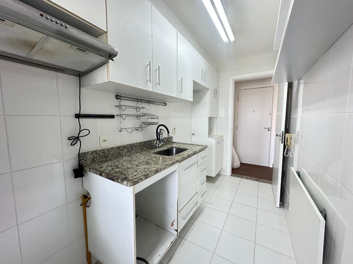 Atraente apartamento tipo para locação em Vila Suzana com 2 quartos, sendo 1 suíte, 80m²
