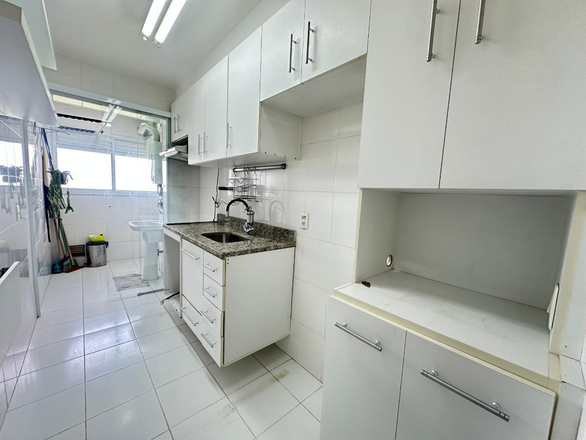 Atraente apartamento tipo para locação em Vila Suzana com 2 quartos, sendo 1 suíte, 80m²