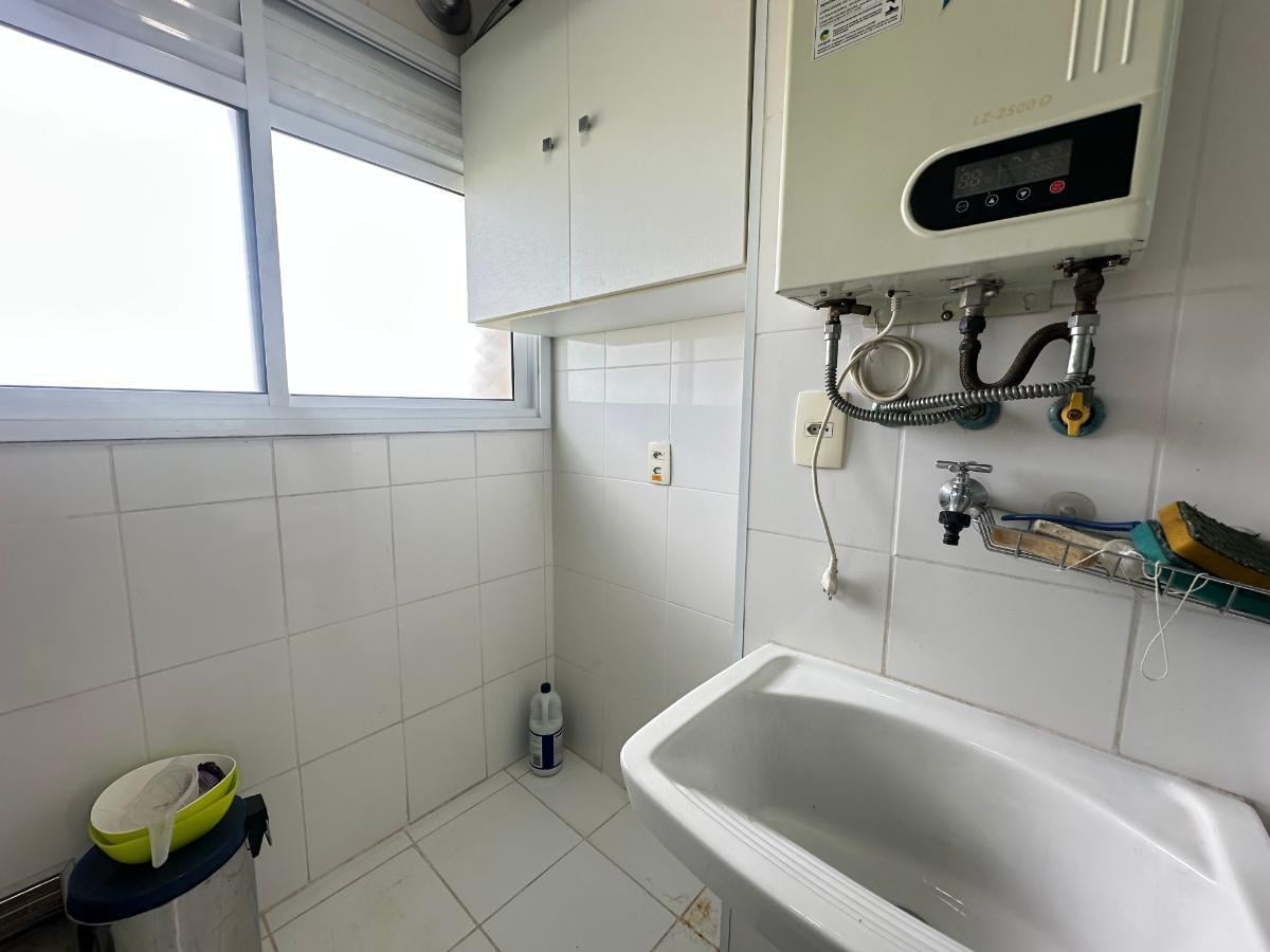 Atraente apartamento tipo para locação em Vila Suzana com 2 quartos, sendo 1 suíte, 80m²