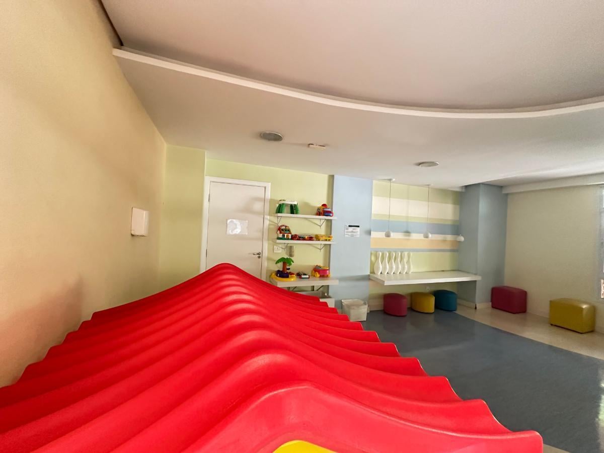Atraente apartamento tipo para locação em Vila Suzana com 2 quartos, sendo 1 suíte, 80m²