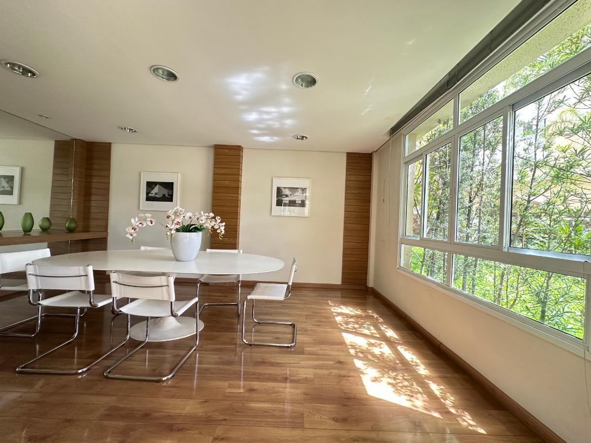 Atraente apartamento tipo para locação em Vila Suzana com 2 quartos, sendo 1 suíte, 80m²