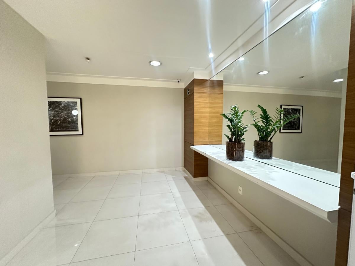 Atraente apartamento tipo para locação em Vila Suzana com 2 quartos, sendo 1 suíte, 80m²
