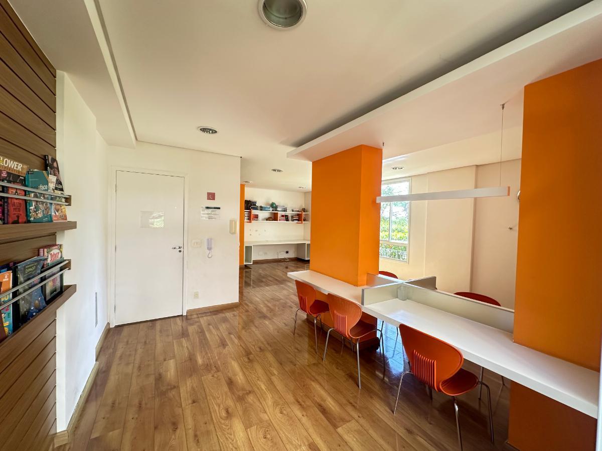 Atraente apartamento tipo para locação em Vila Suzana com 2 quartos, sendo 1 suíte, 80m²