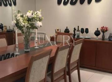 Apartamento com 210 m², 4 quartos sendo 4 suítes à venda no bairro Moema.